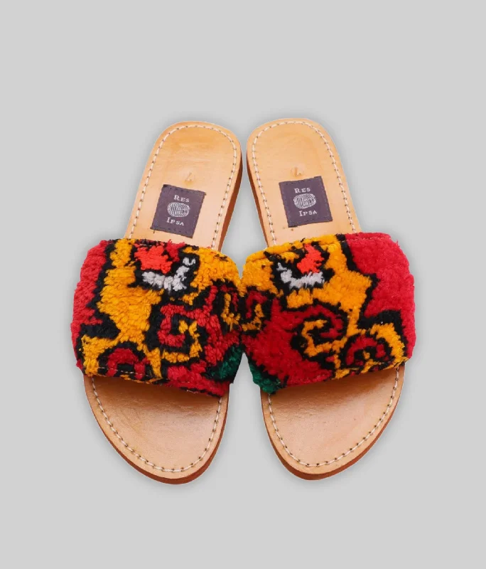 Rug Sandal Size 7