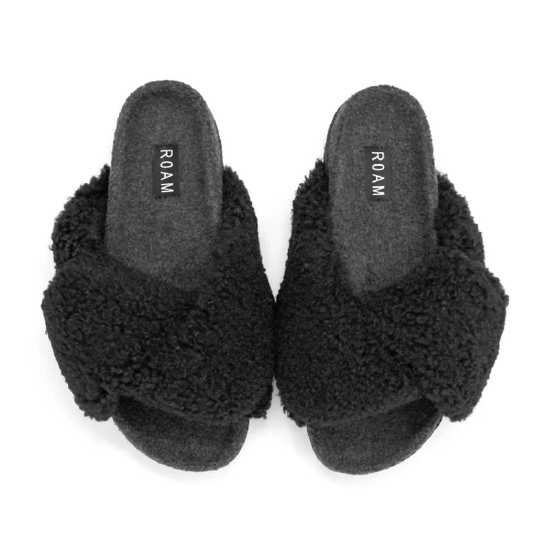 Foldy Cush Slipper In Black Faux Shearling